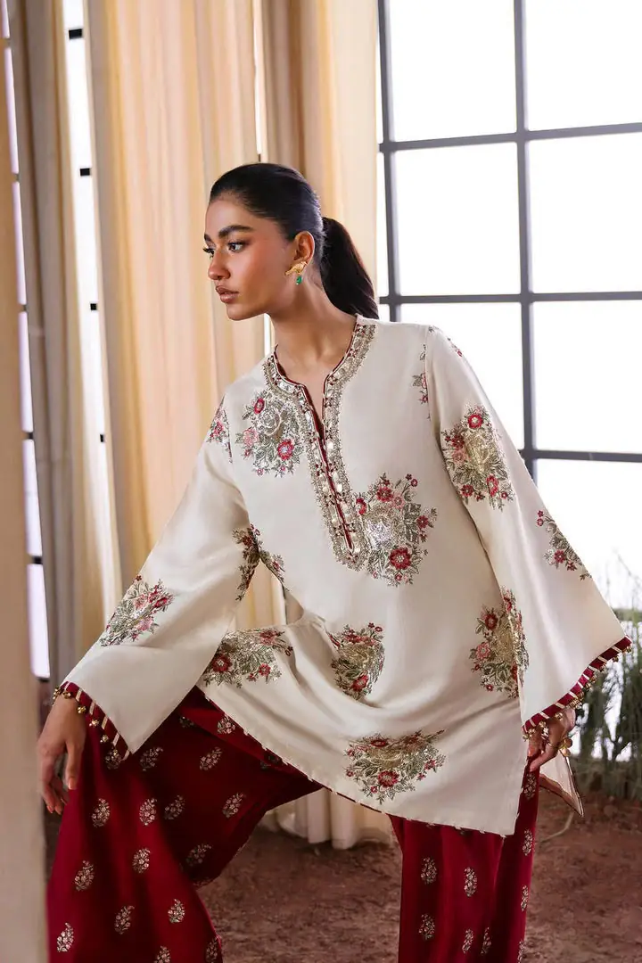 Silk embroidered Ivory Bloom Farshi 2PC EL-32 Stitched - Image 3